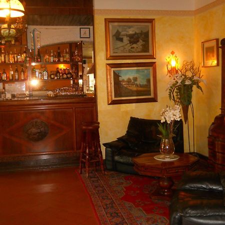 Hotel Il Rustichello โลนาโต ภายนอก รูปภาพ