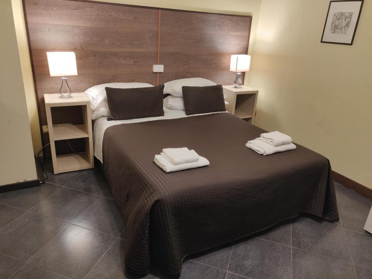 Hotel Il Rustichello โลนาโต ภายนอก รูปภาพ