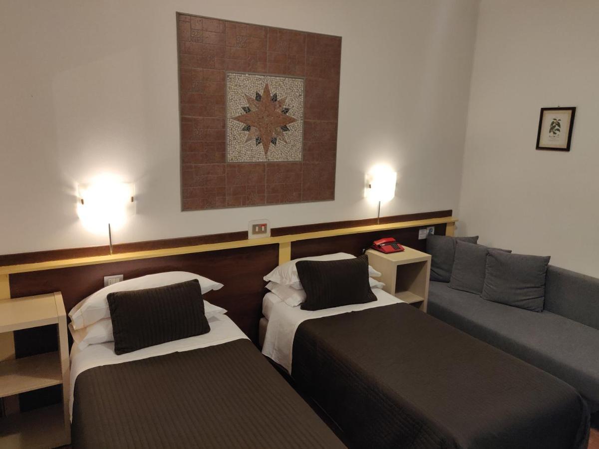 Hotel Il Rustichello โลนาโต ภายนอก รูปภาพ