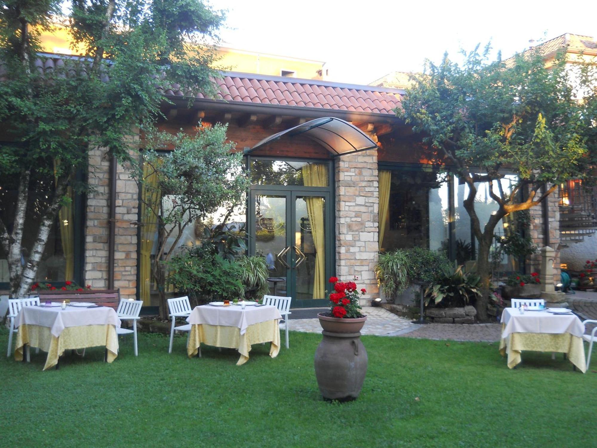 Hotel Il Rustichello โลนาโต ภายนอก รูปภาพ