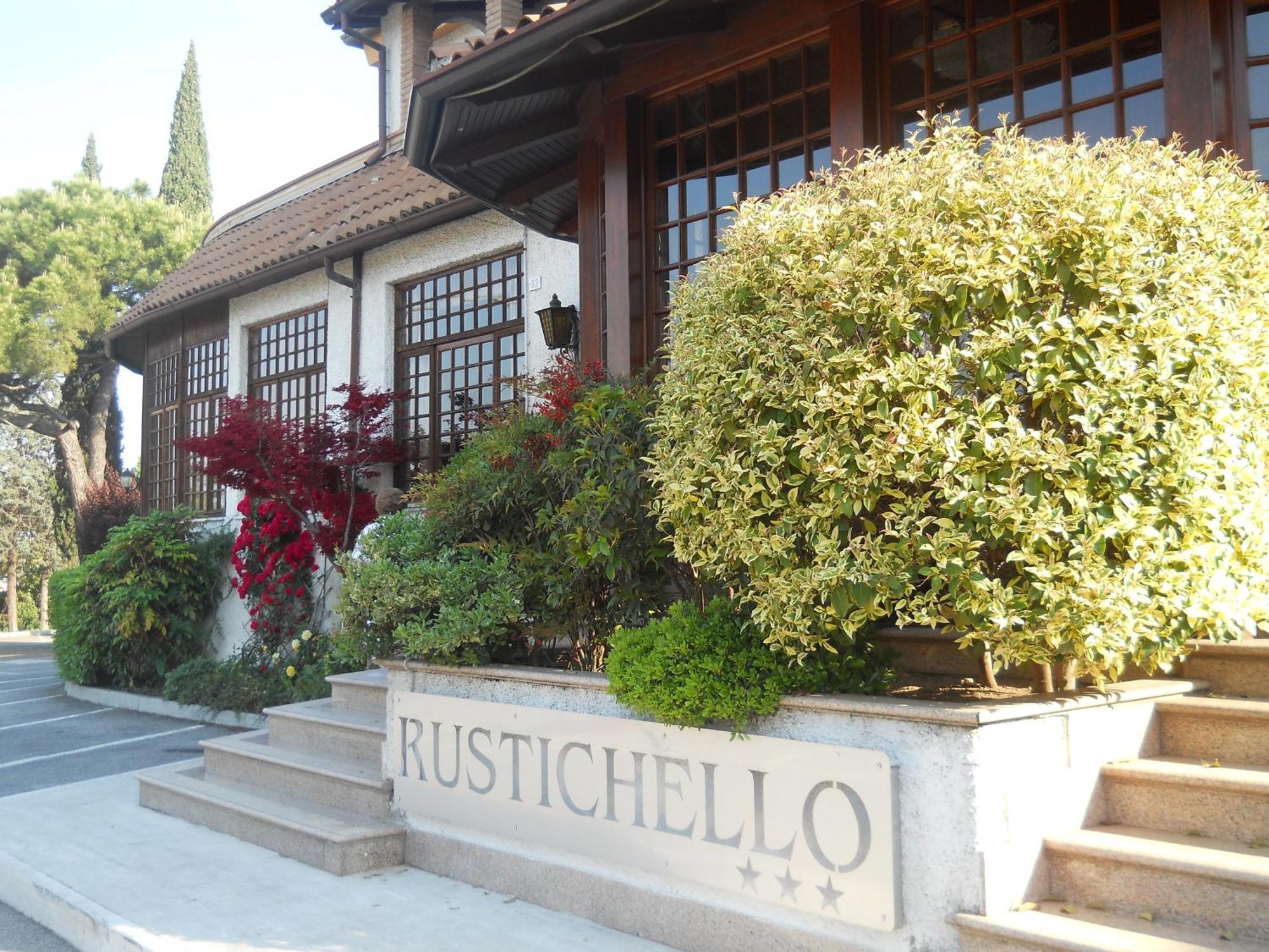 Hotel Il Rustichello โลนาโต ภายนอก รูปภาพ