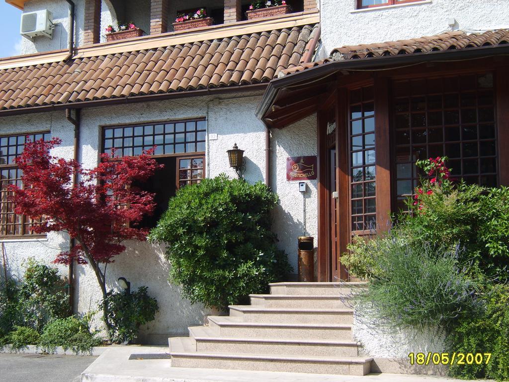 Hotel Il Rustichello โลนาโต ภายนอก รูปภาพ