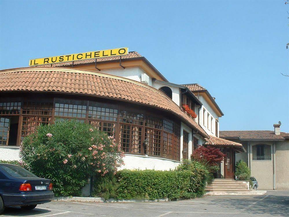 Hotel Il Rustichello โลนาโต ภายนอก รูปภาพ