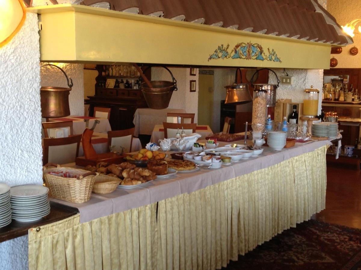 Hotel Il Rustichello โลนาโต ภายนอก รูปภาพ